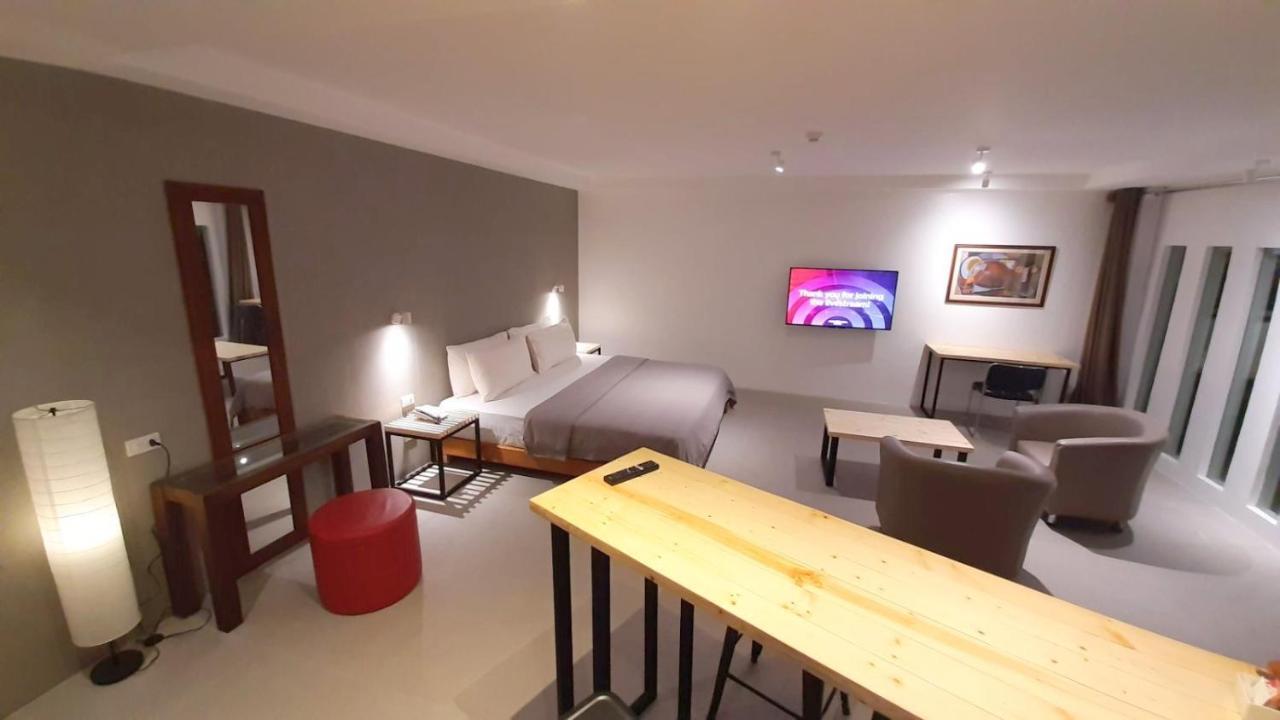 Urban Sands Hotel Iloilo Extérieur photo